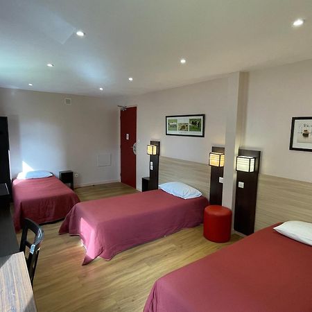 Brit Hotel St-Quentin/Nord Fayet  Exteriör bild