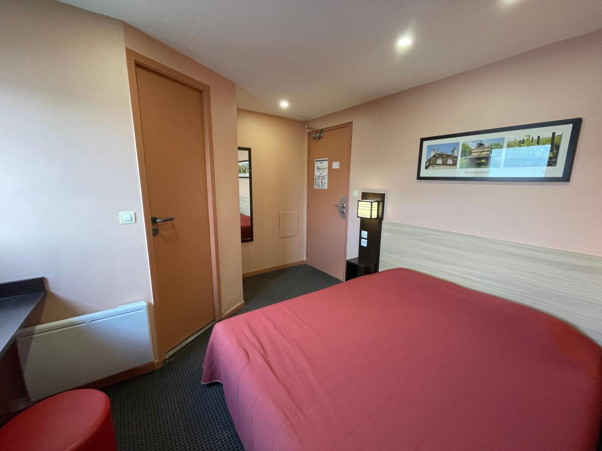 Brit Hotel St-Quentin/Nord Fayet  Exteriör bild